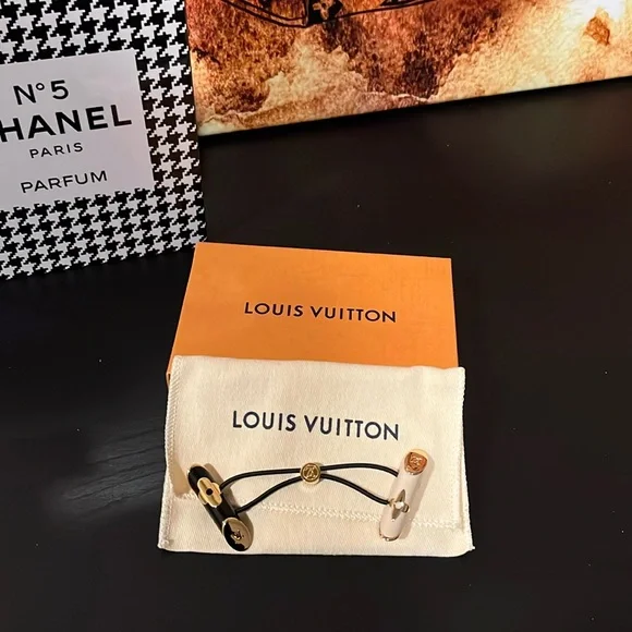 Louis Vuitton Rare Ponytail Holder - ❤️ NEW - Picture 1 of 5
